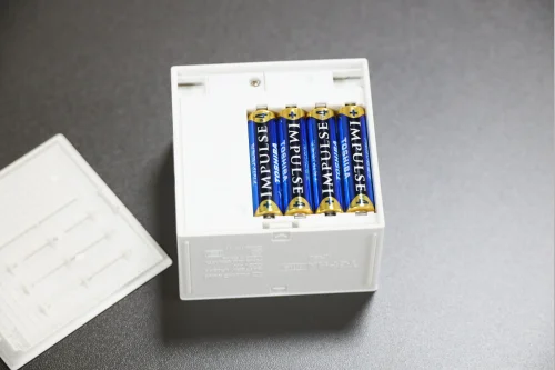 テプラ Liteは単4電池が4本必要